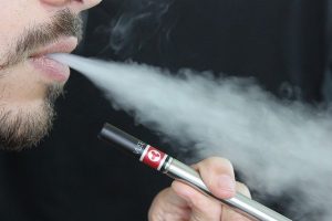 Lire la suite à propos de l’article Que faut-il savoir sur les e-liquides ?